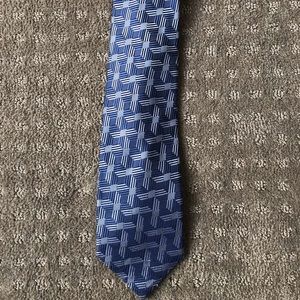Perry Ellis Portfolio 100% silk tie, blue design